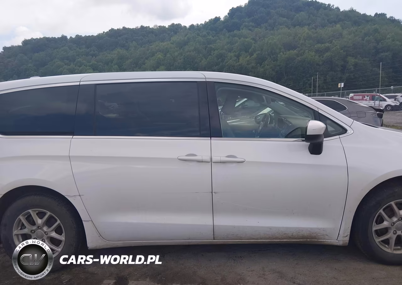 2017 Chrysler Pacifica VIN:2C4RC2CG4HR529076 - 13