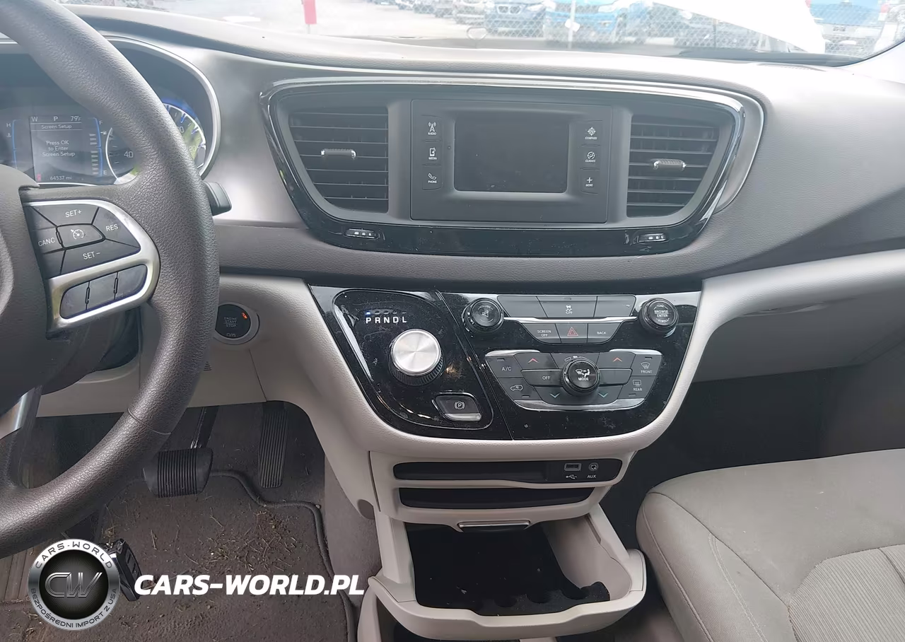 2017 Chrysler Pacifica VIN:2C4RC2CG4HR529076 - 18