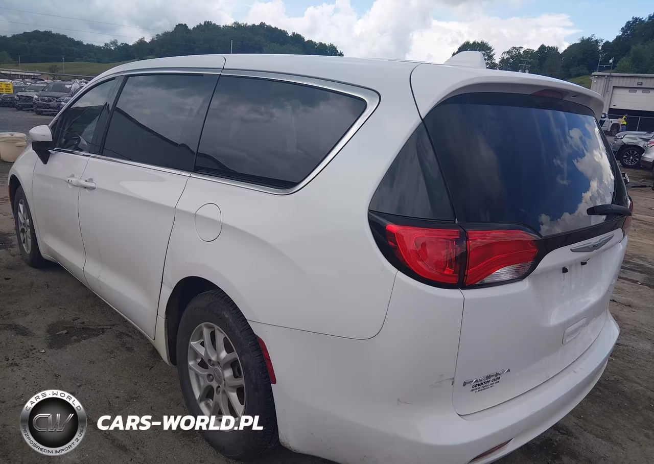 2017 Chrysler Pacifica VIN:2C4RC2CG4HR529076 - 3
