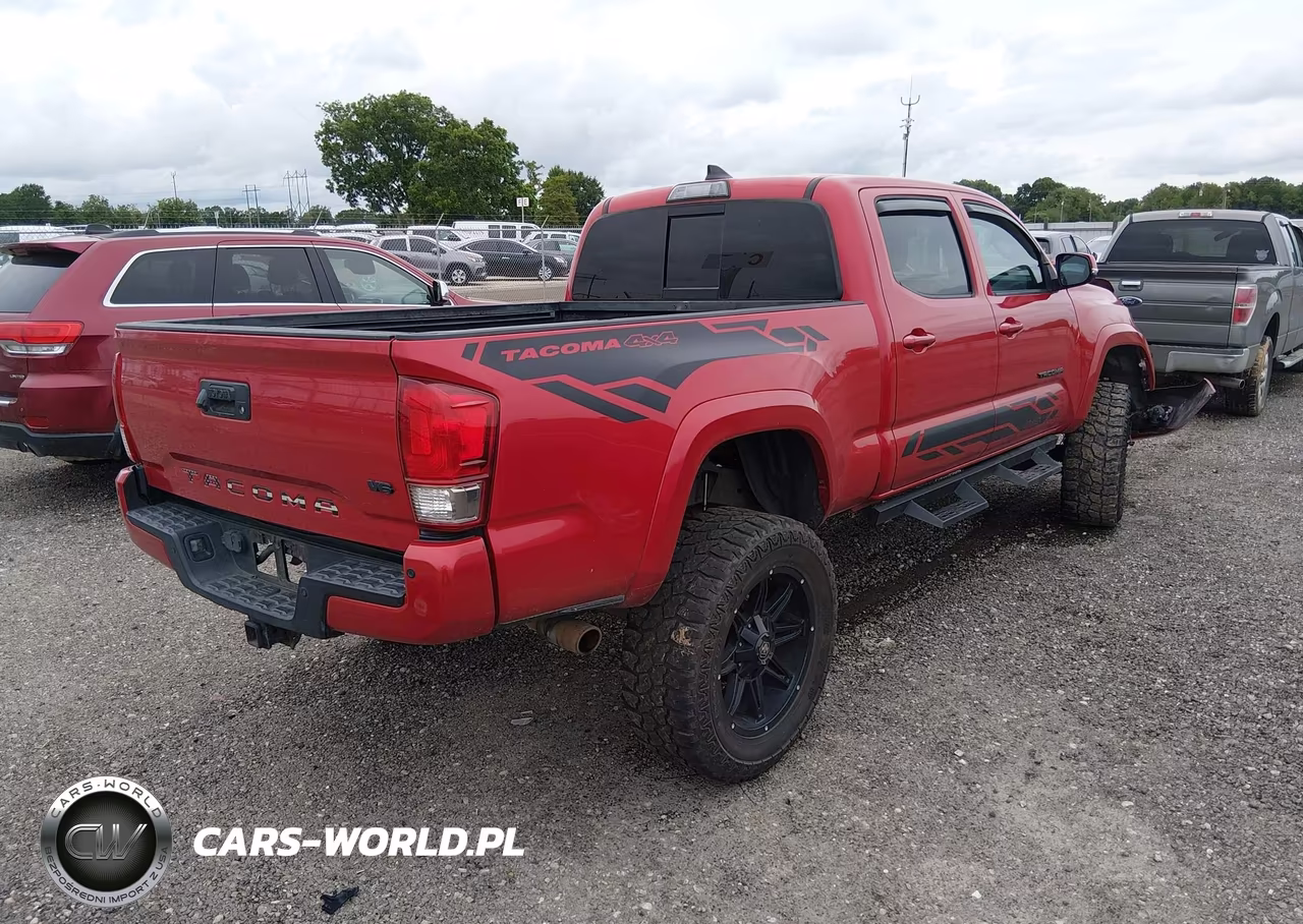 2017 Toyota Tacoma VIN:3TMDZ5BN4HM014246 - 4
