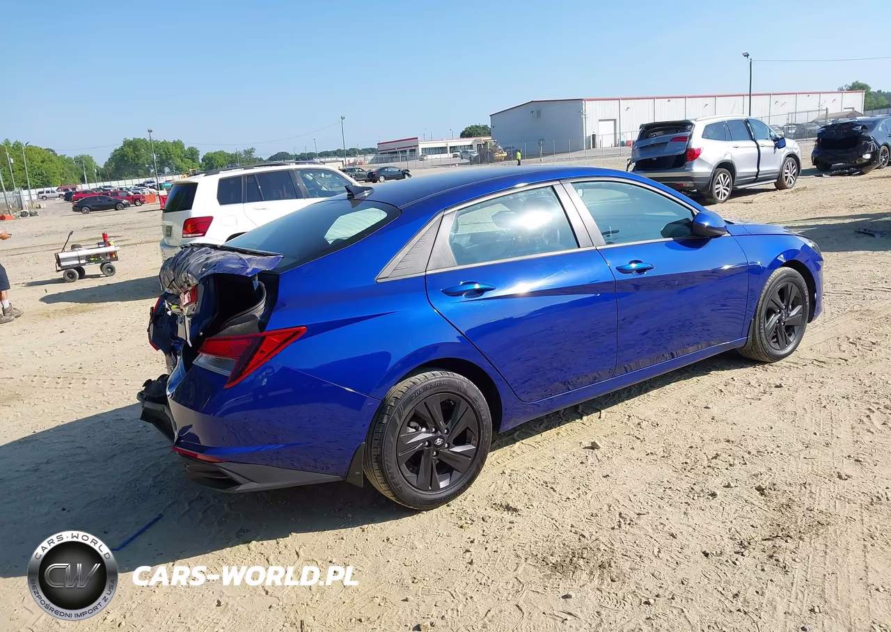 2022 Hyundai Elantra Sel VIN:5NPLM4AG6NH059990 - 4