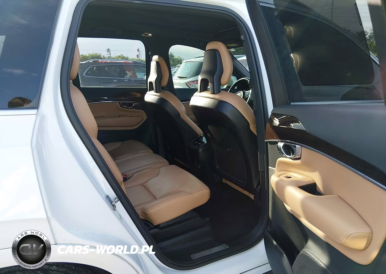2018 Volvo Xc90 T6 Momentum VIN:YV4A22PKXJ1388221 - 8