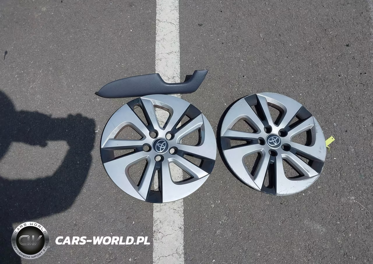 2016 Toyota Prius Three VIN:JTDKARFUXG3025596 - 12