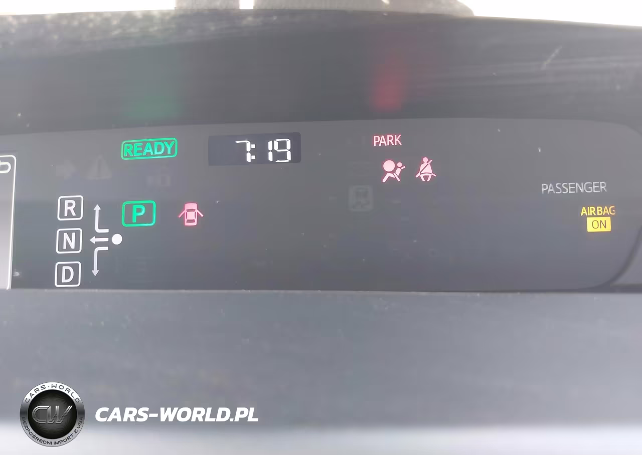 2016 Toyota Prius Three VIN:JTDKARFUXG3025596 - 18