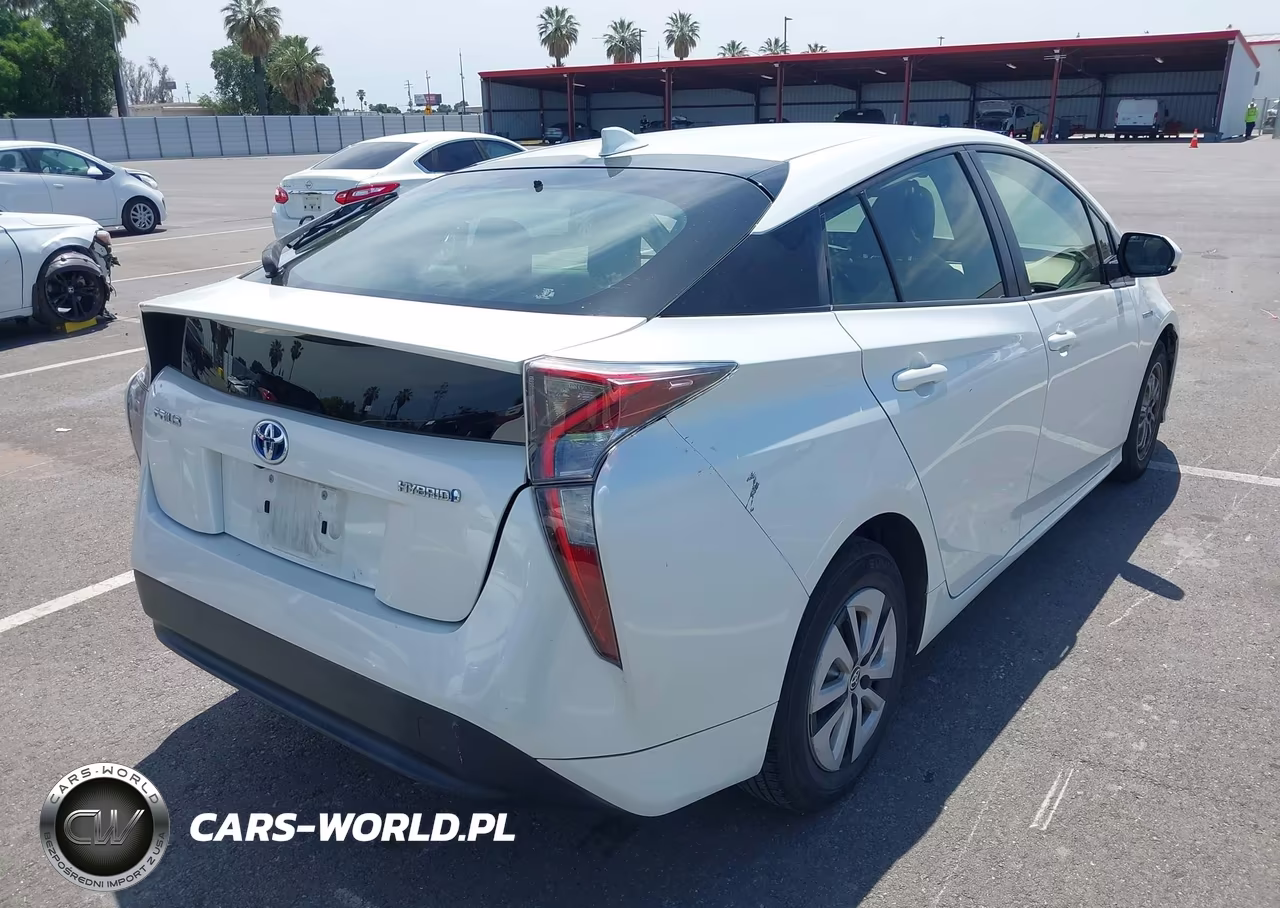 2016 Toyota Prius Three VIN:JTDKARFUXG3025596 - 4