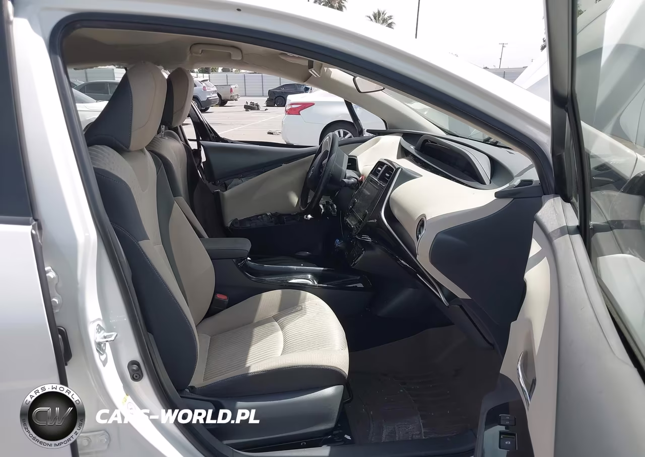 2016 Toyota Prius Three VIN:JTDKARFUXG3025596 - 5