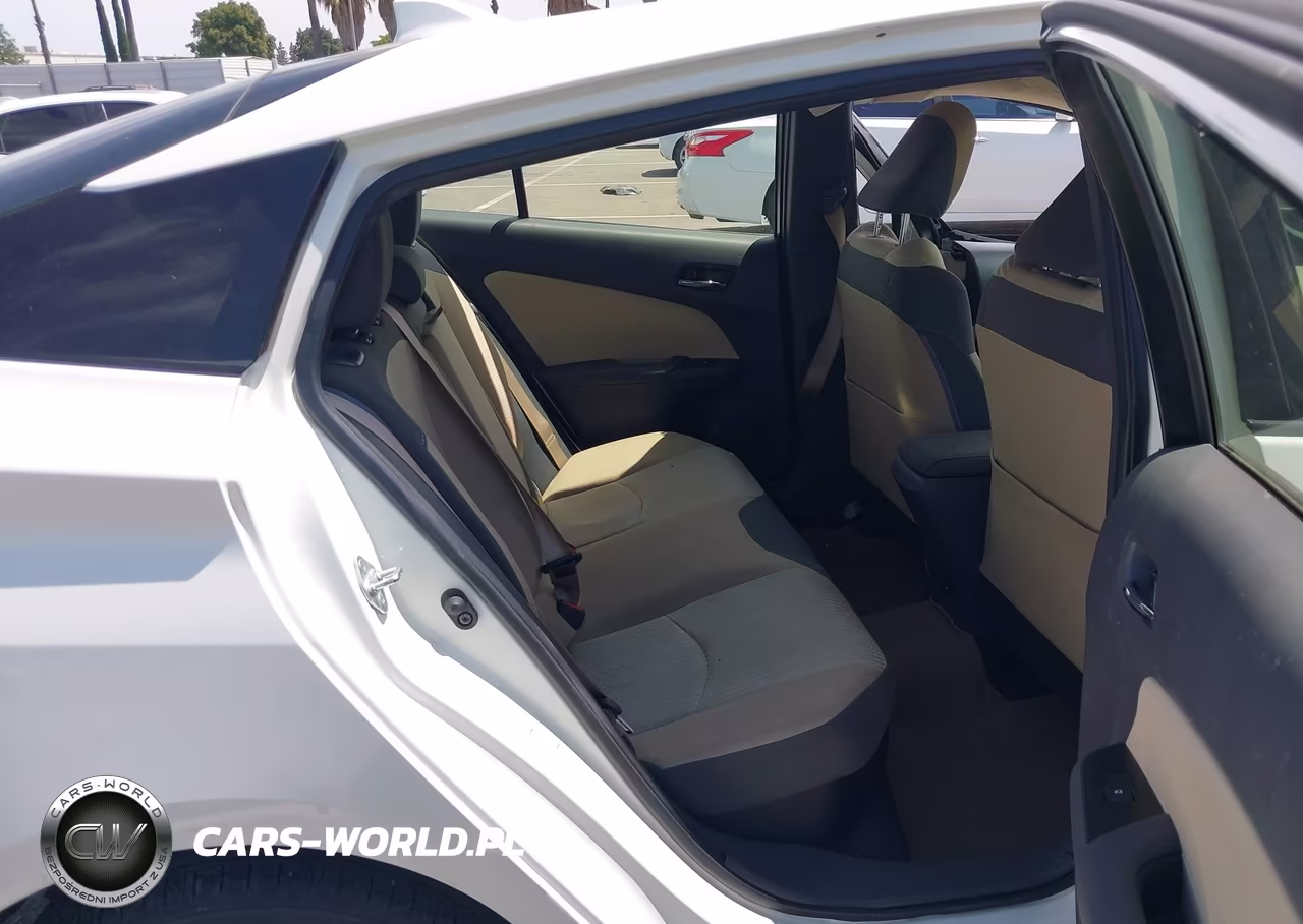 2016 Toyota Prius Three VIN:JTDKARFUXG3025596 - 8