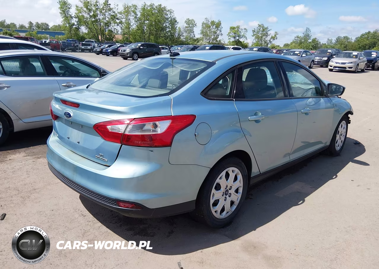 2012 Ford Focus Se VIN:1FAHP3F22CL446815 - 4