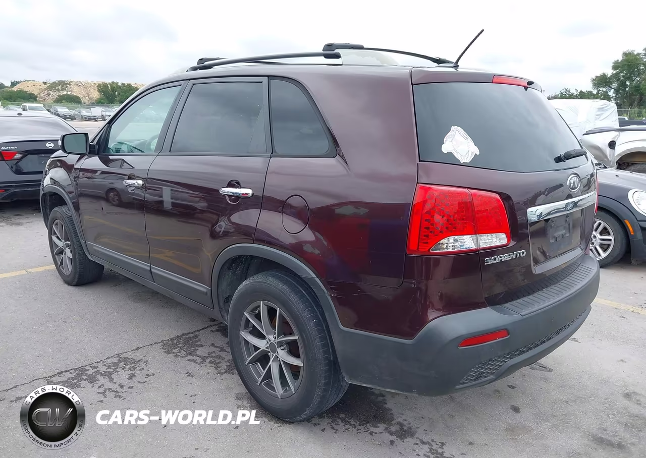 2011 Kia Sorento Lx VIN:5XYKT4A14BG182667 - 3