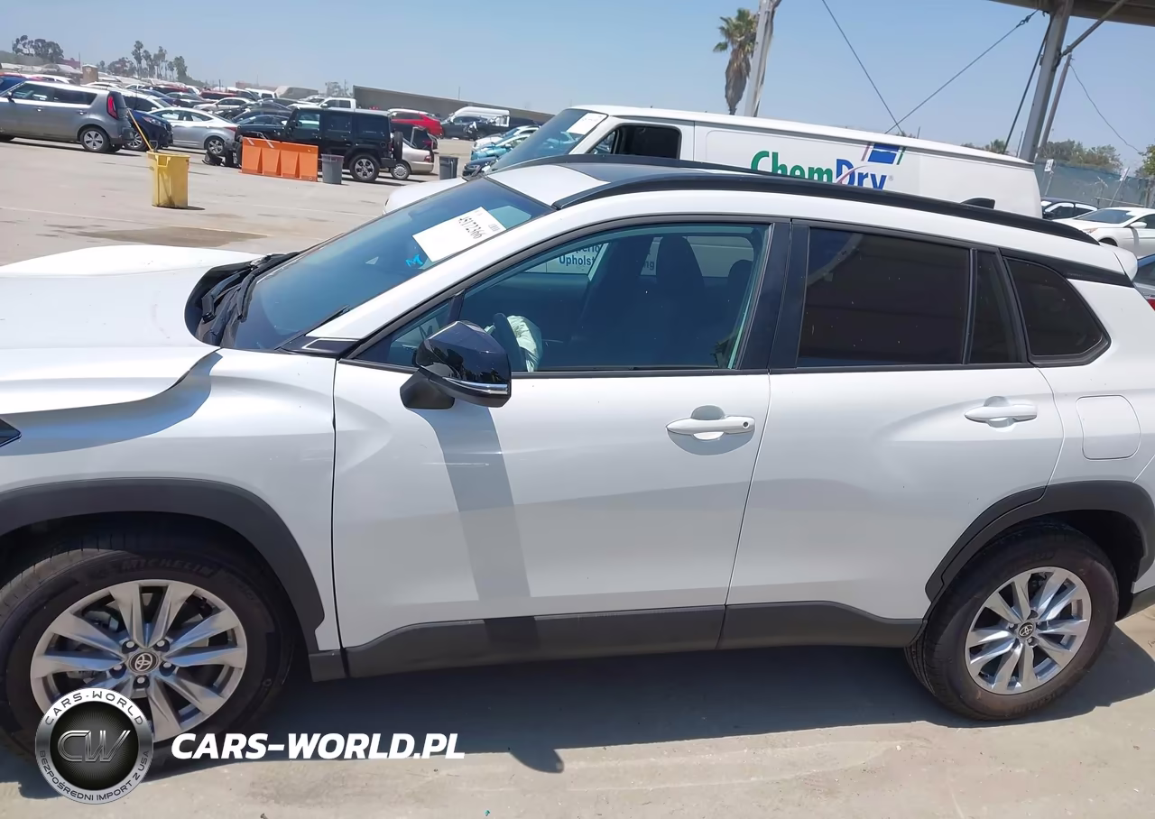 2026 Toyota Corolla Cross Le VIN:7MUBAAAG5TV176251 - 14