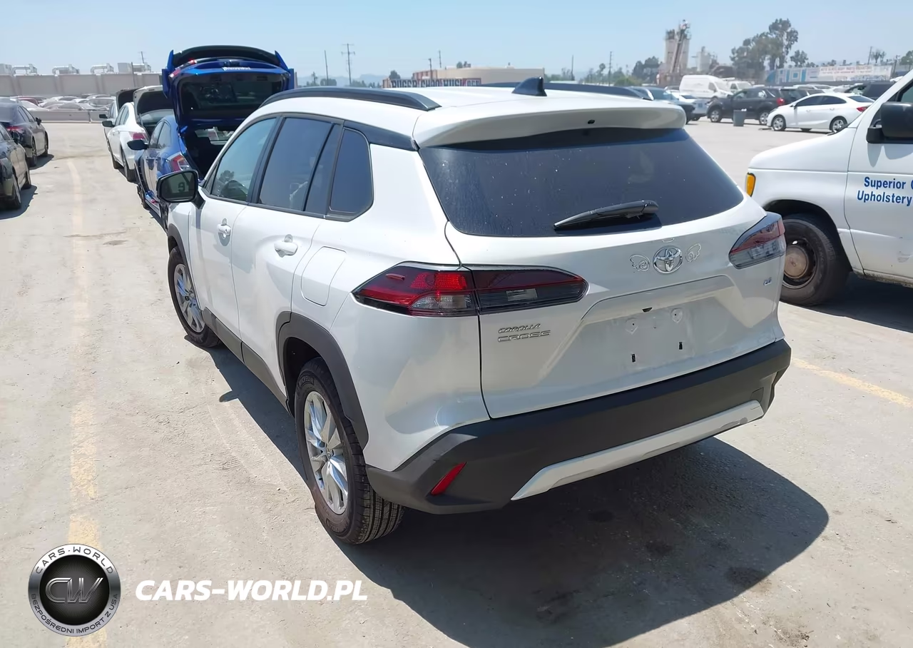 2026 Toyota Corolla Cross Le VIN:7MUBAAAG5TV176251 - 3