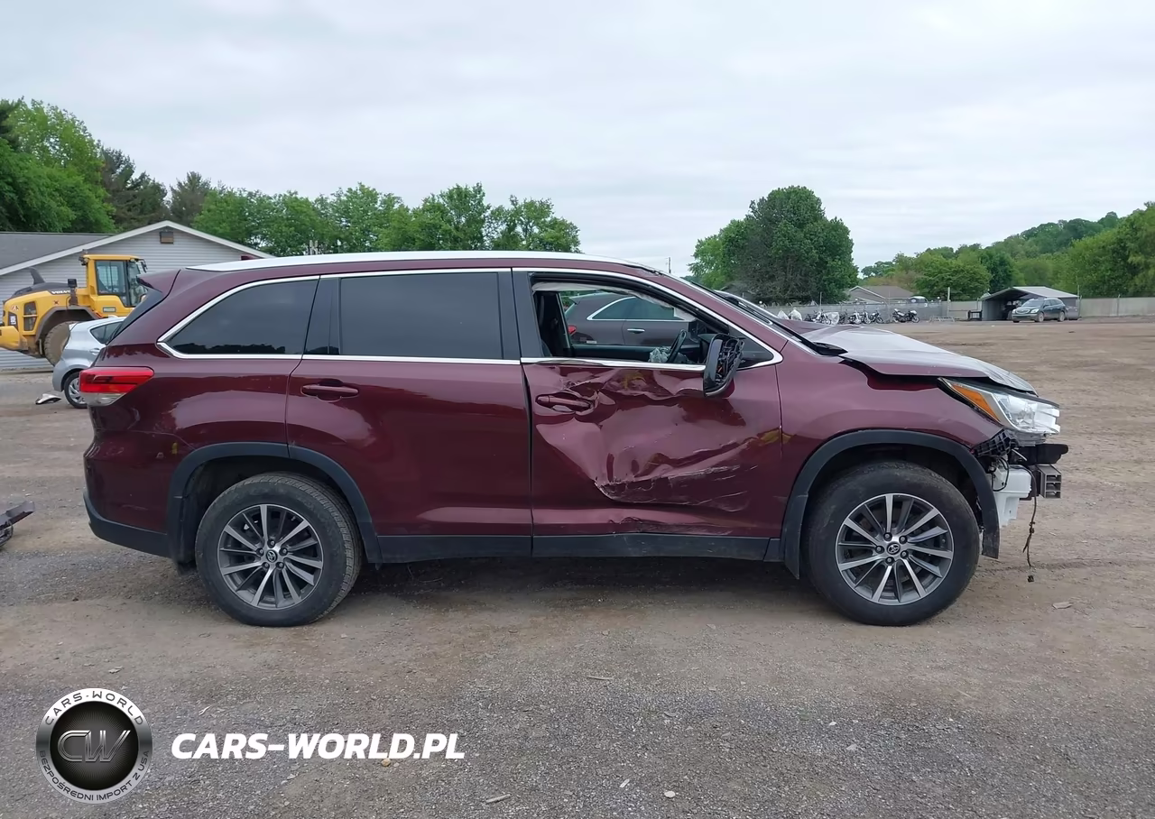 2019 Toyota Highlander Xle VIN:5TDJZRFH4KS985897 - 14