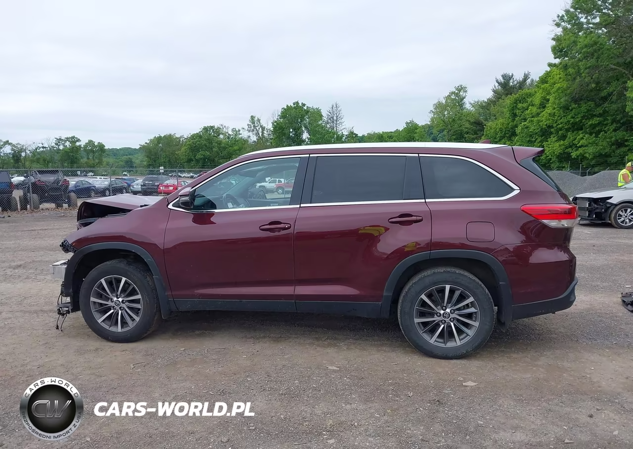 2019 Toyota Highlander Xle VIN:5TDJZRFH4KS985897 - 15