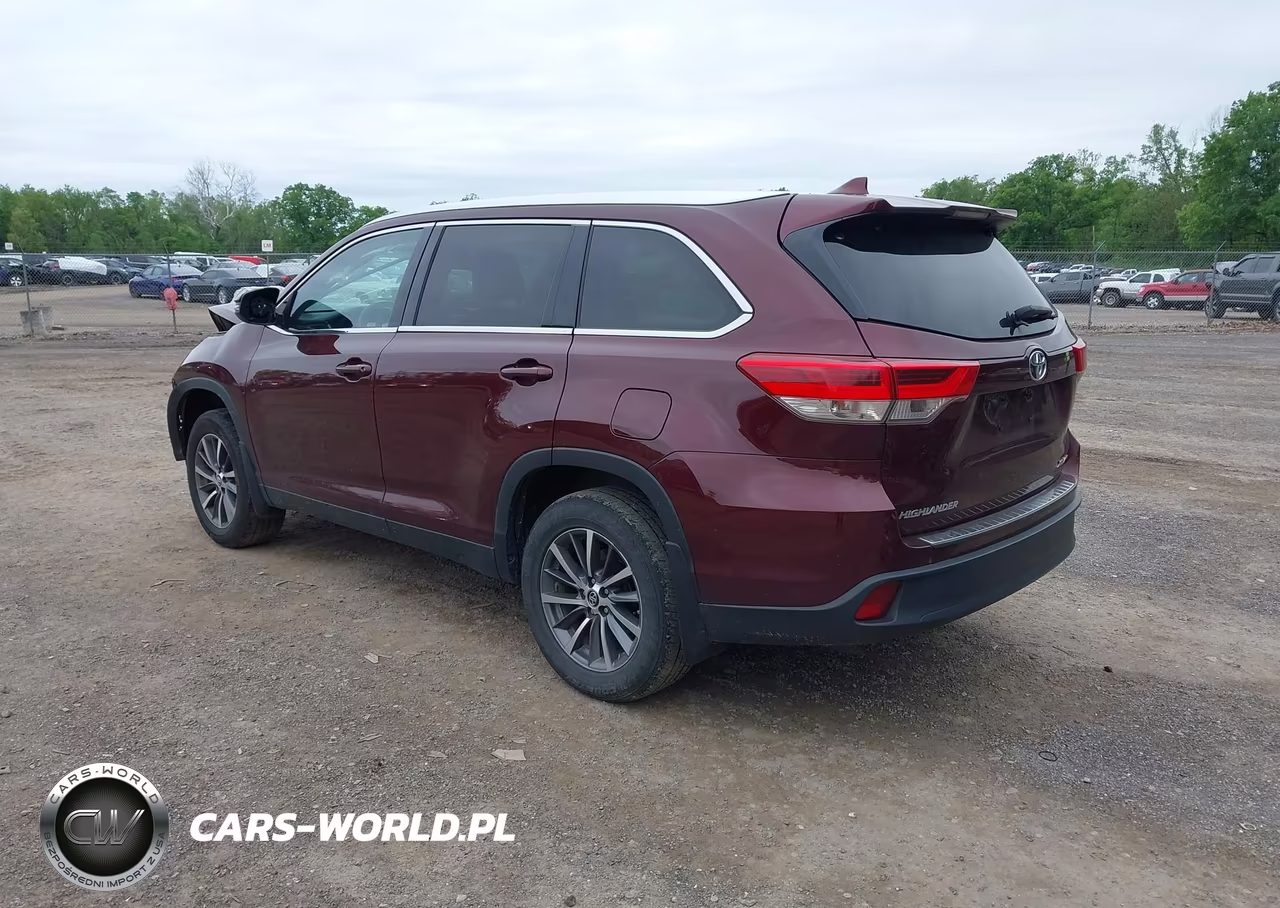 2019 Toyota Highlander Xle VIN:5TDJZRFH4KS985897 - 3