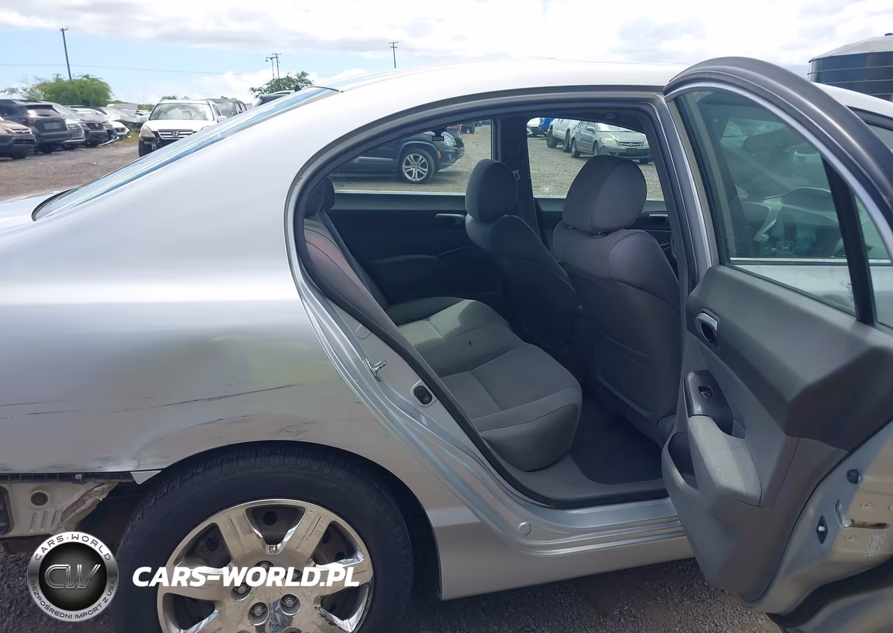 2007 Honda Civic Lx VIN:1HGFA16527L000415 - 8
