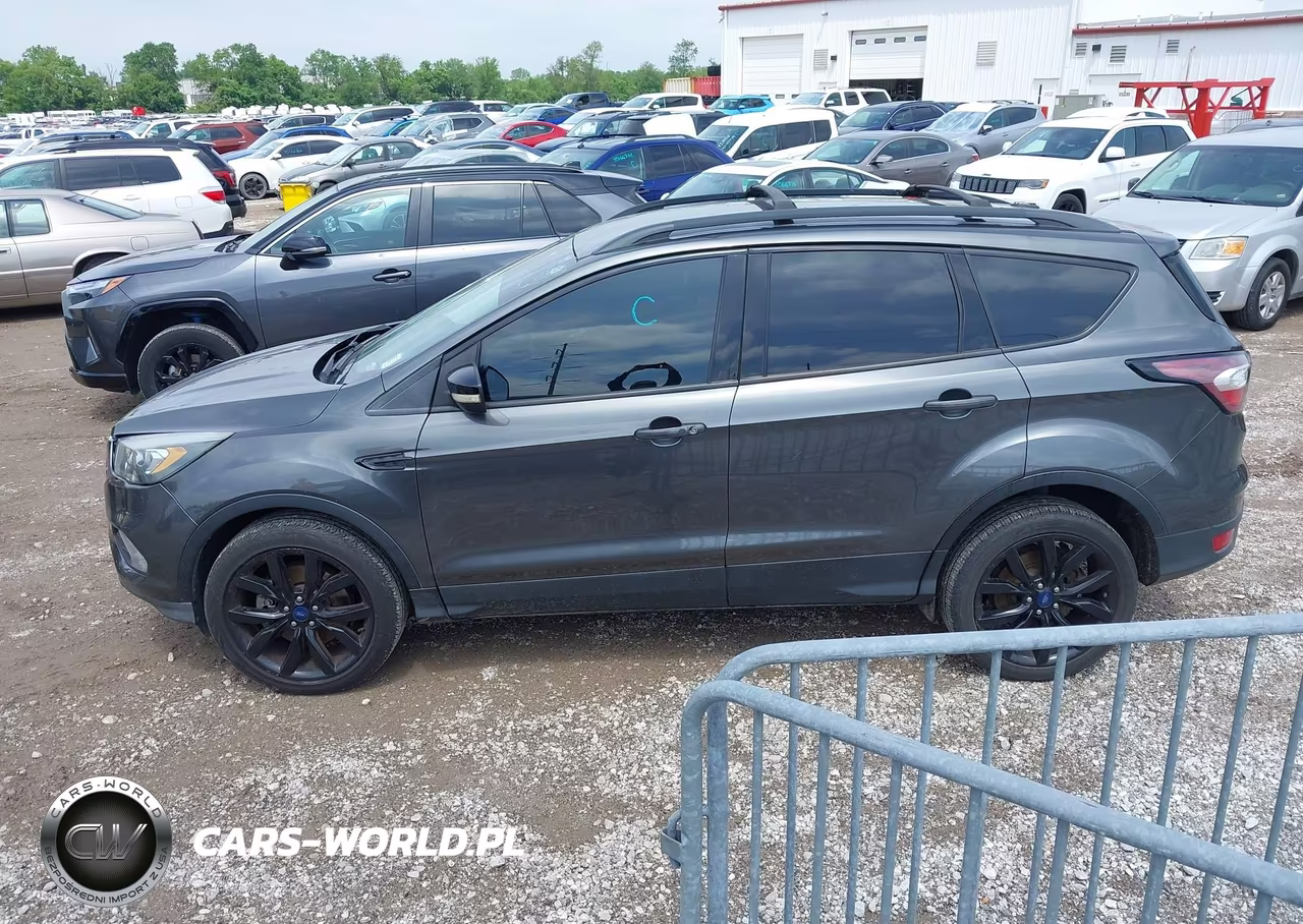 2017 Ford Escape Titanium VIN:1FMCU0J98HUC30948 - 14