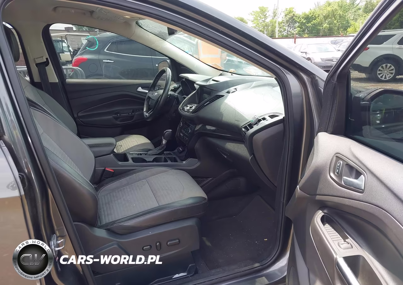 2017 Ford Escape Titanium VIN:1FMCU0J98HUC30948 - 5