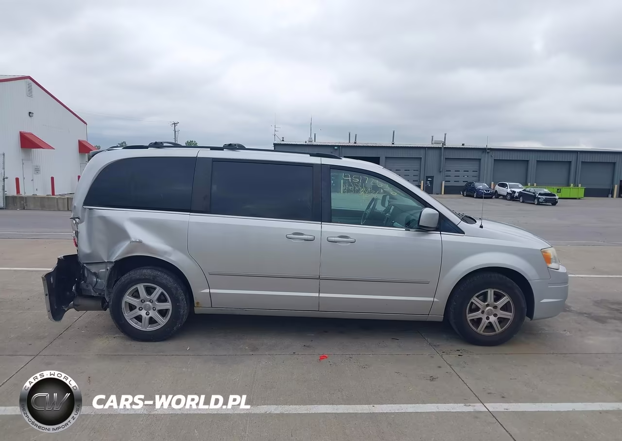 2010 Chrysler Town & Country Touring VIN:2A4RR5D1XAR128356 - 13