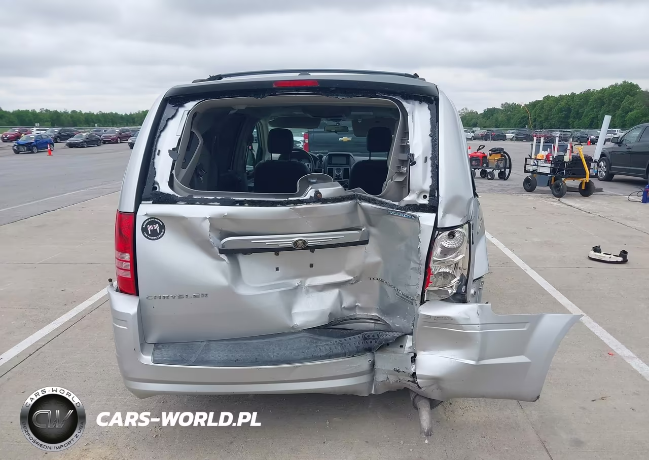 2010 Chrysler Town & Country Touring VIN:2A4RR5D1XAR128356 - 16