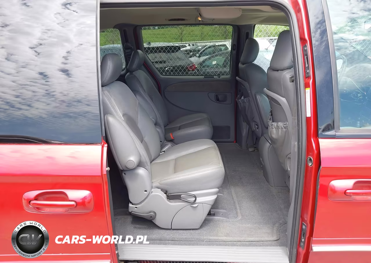 2004 Chrysler Town & Country Limited VIN:2C8GP64L14R515049 - 8