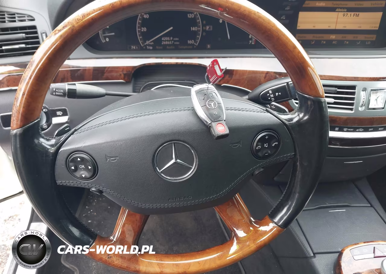 2007 Mercedes-Benz S 550 VIN:WDDNG71XX7A100381 - 11