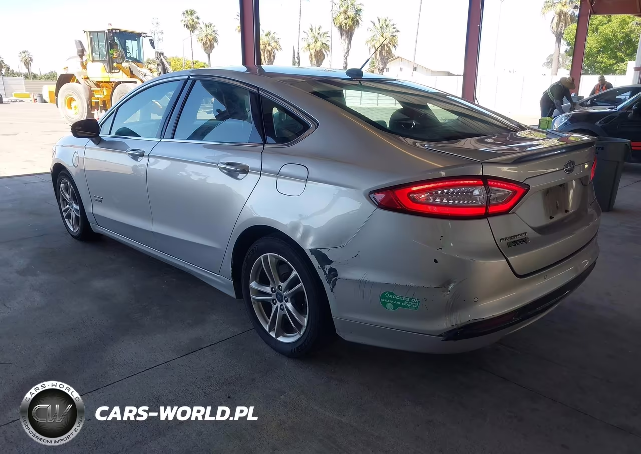 2016 Ford Fusion Energi Titanium VIN:3FA6P0SU2GR196061 - 3