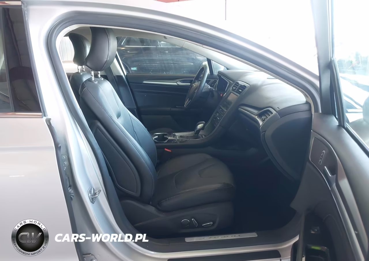 2016 Ford Fusion Energi Titanium VIN:3FA6P0SU2GR196061 - 5
