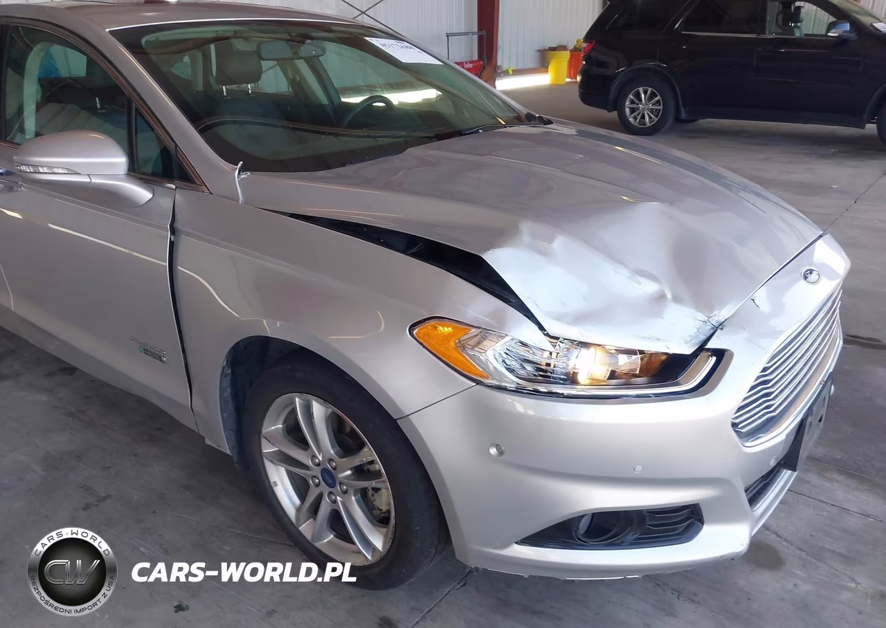 2016 Ford Fusion Energi Titanium VIN:3FA6P0SU2GR196061 - 6