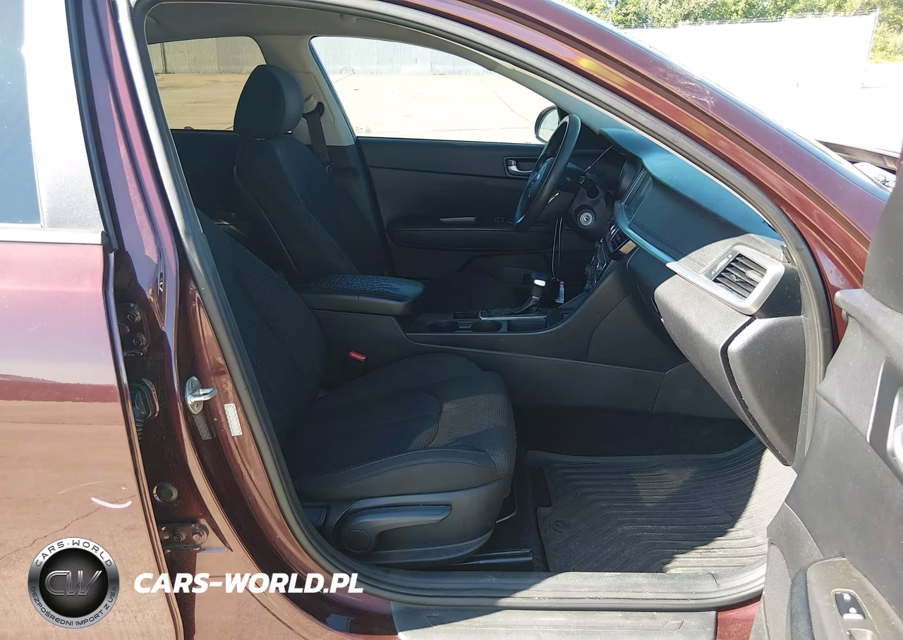 2019 Kia Optima Lx VIN:5XXGT4L3XKG363720 - 5