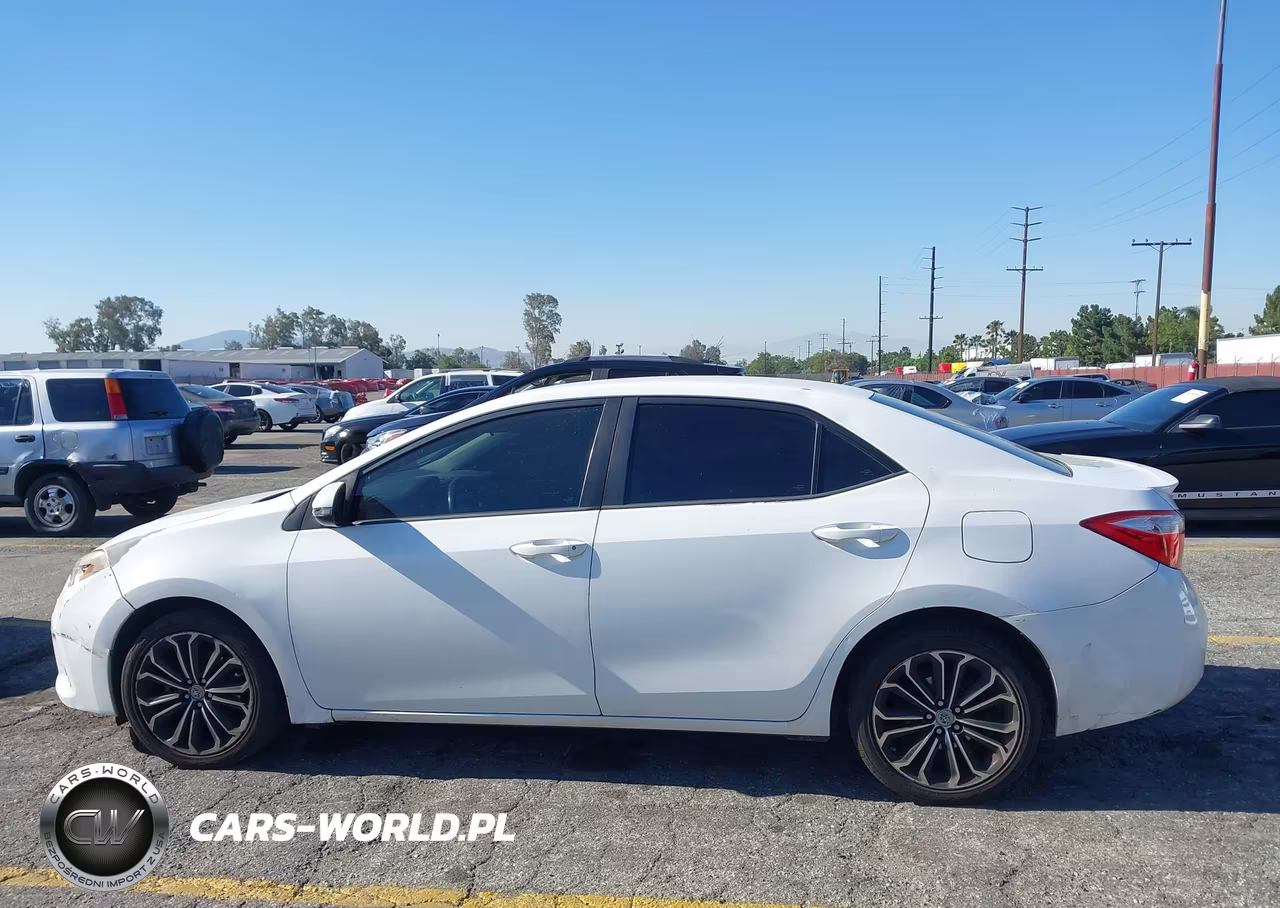 2015 Toyota Corolla S Plus VIN:5YFBURHE3FP209409 - 15