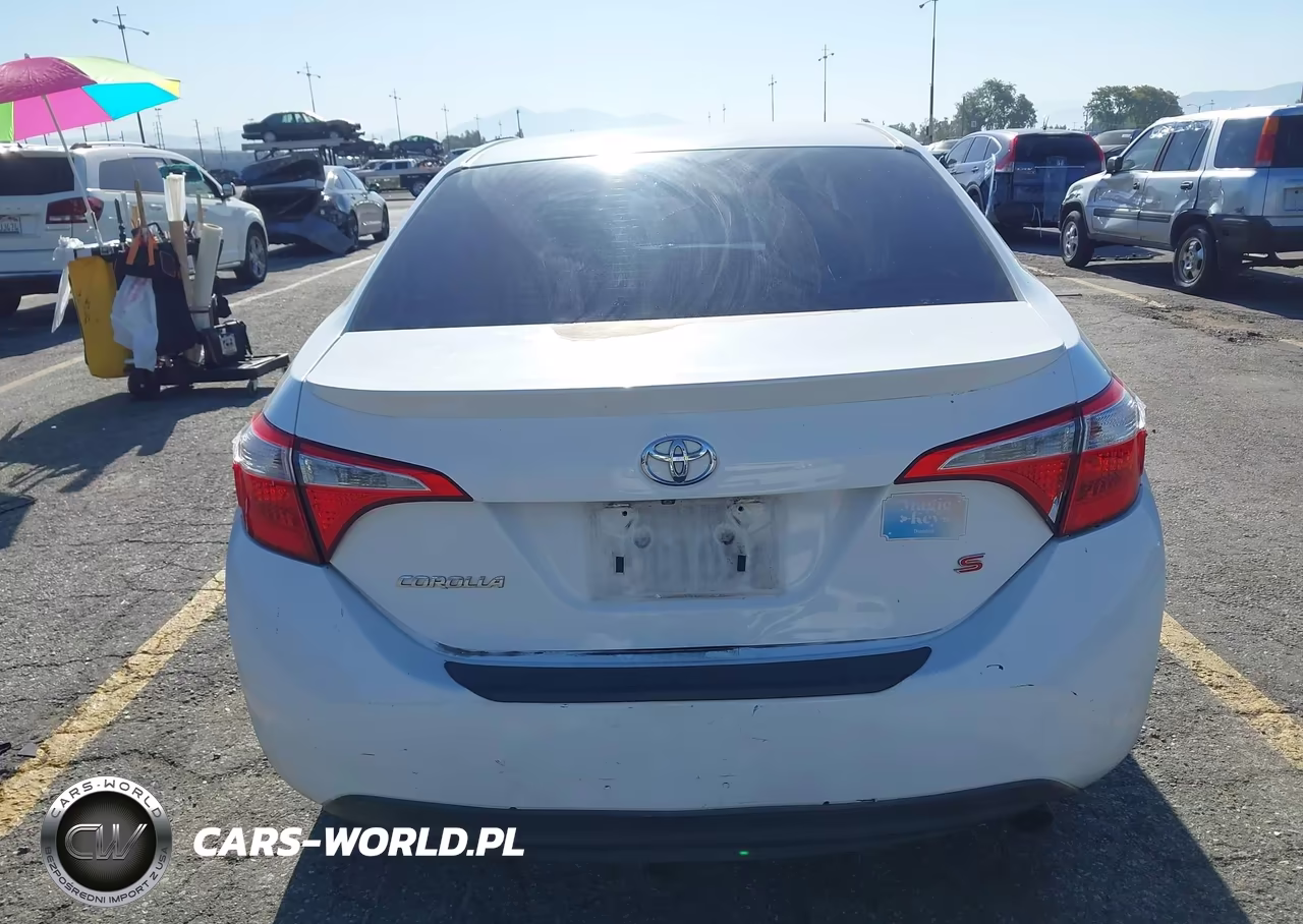 2015 Toyota Corolla S Plus VIN:5YFBURHE3FP209409 - 17
