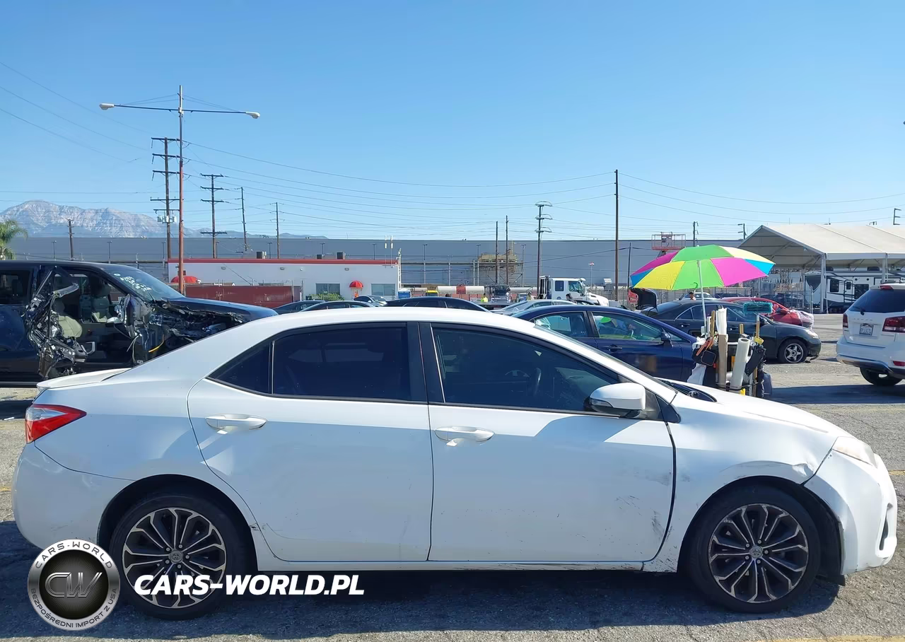 2015 Toyota Corolla S Plus VIN:5YFBURHE3FP209409 - 19