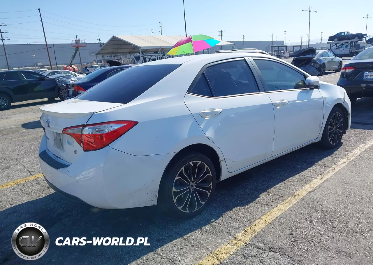 2015 Toyota Corolla S Plus VIN:5YFBURHE3FP209409 - 4