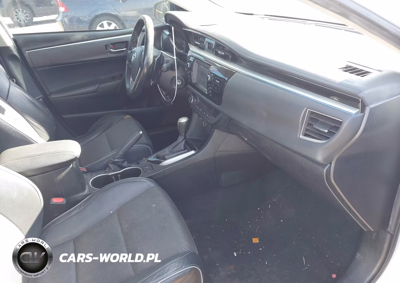 2015 Toyota Corolla S Plus VIN:5YFBURHE3FP209409 - 5