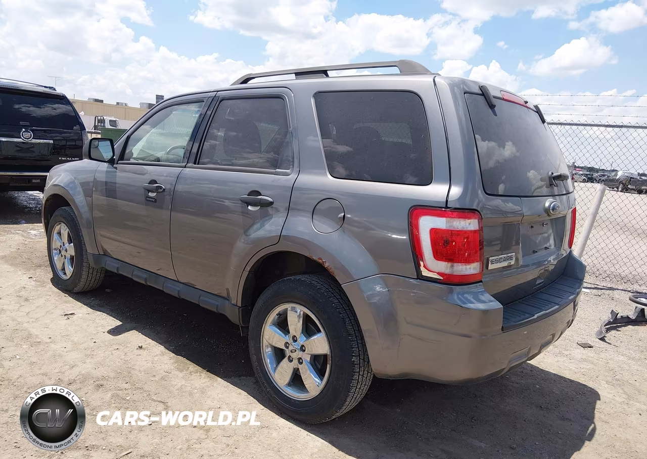 2010 Ford Escape Xlt VIN:1FMCU0D7XAKD32666 - 3