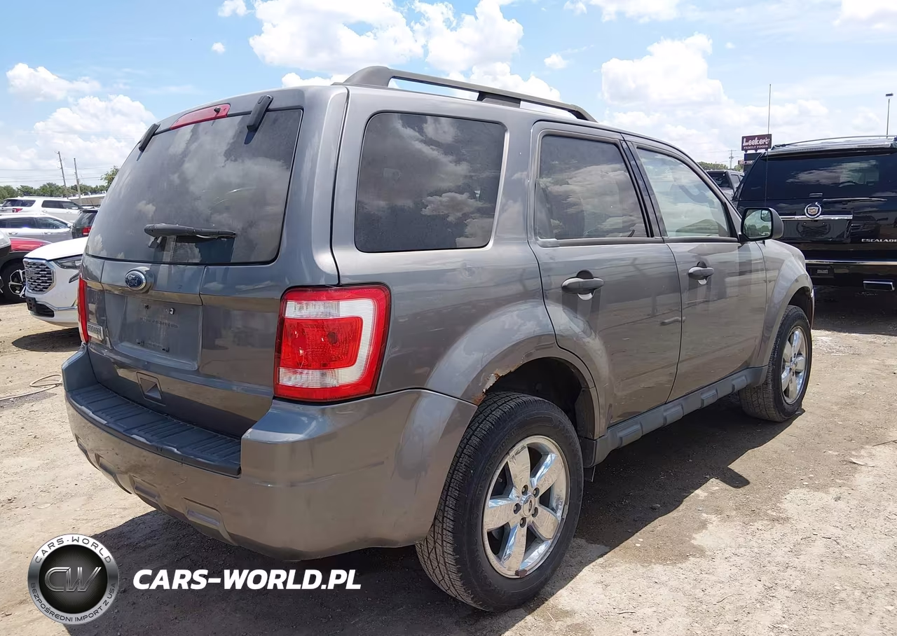 2010 Ford Escape Xlt VIN:1FMCU0D7XAKD32666 - 4
