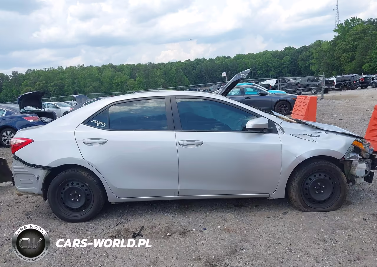 2019 Toyota Corolla Le VIN:2T1BURHE5KC165956 - 14