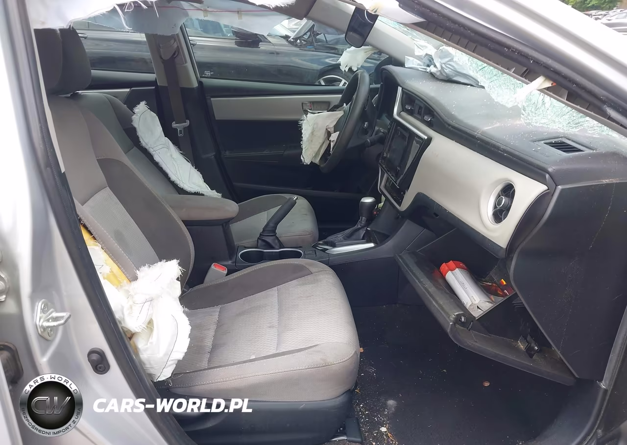 2019 Toyota Corolla Le VIN:2T1BURHE5KC165956 - 5