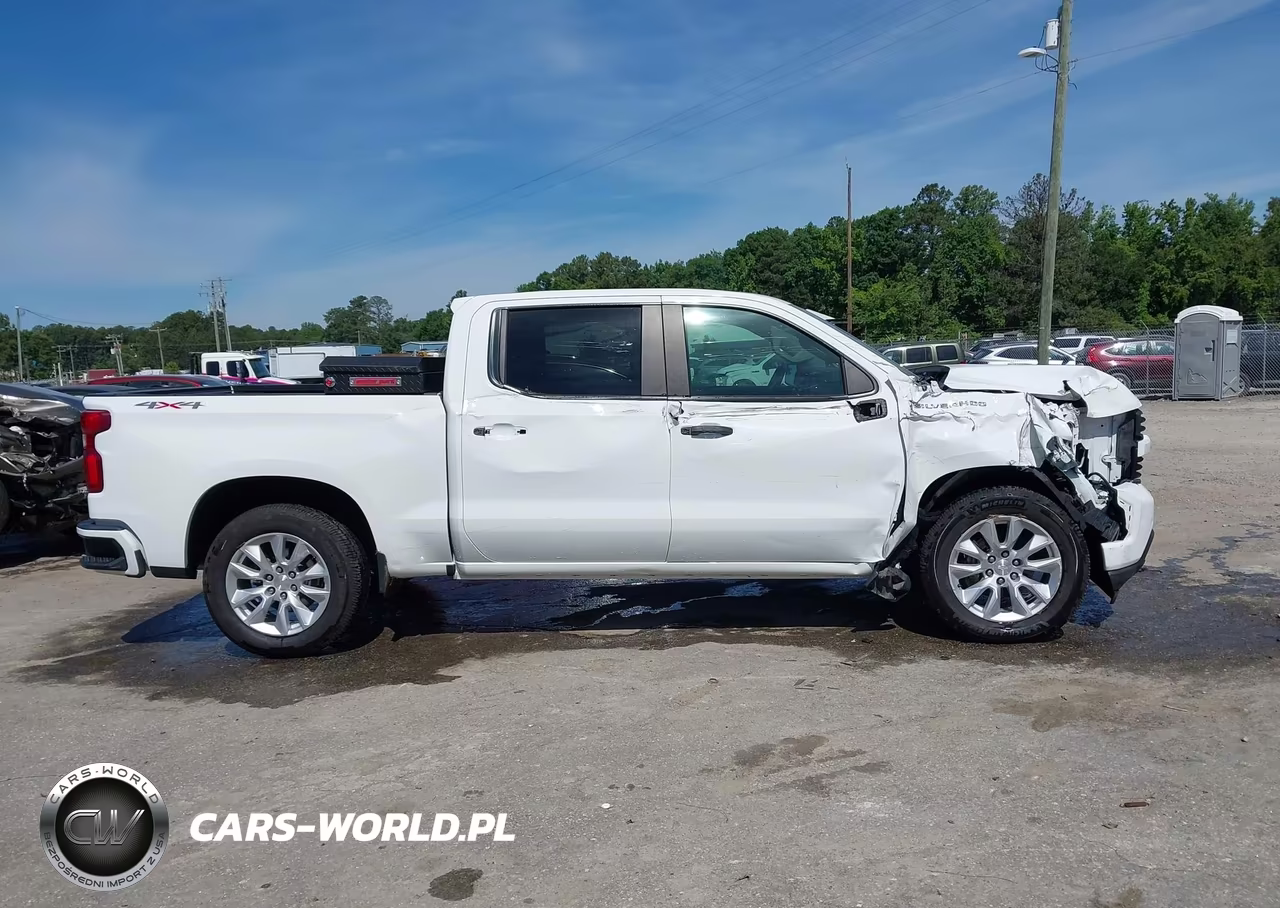 2020 Chevrolet Silverado 1500 4Wd Short Bed Custom VIN:1GCUYBEF9LZ335499 - 13