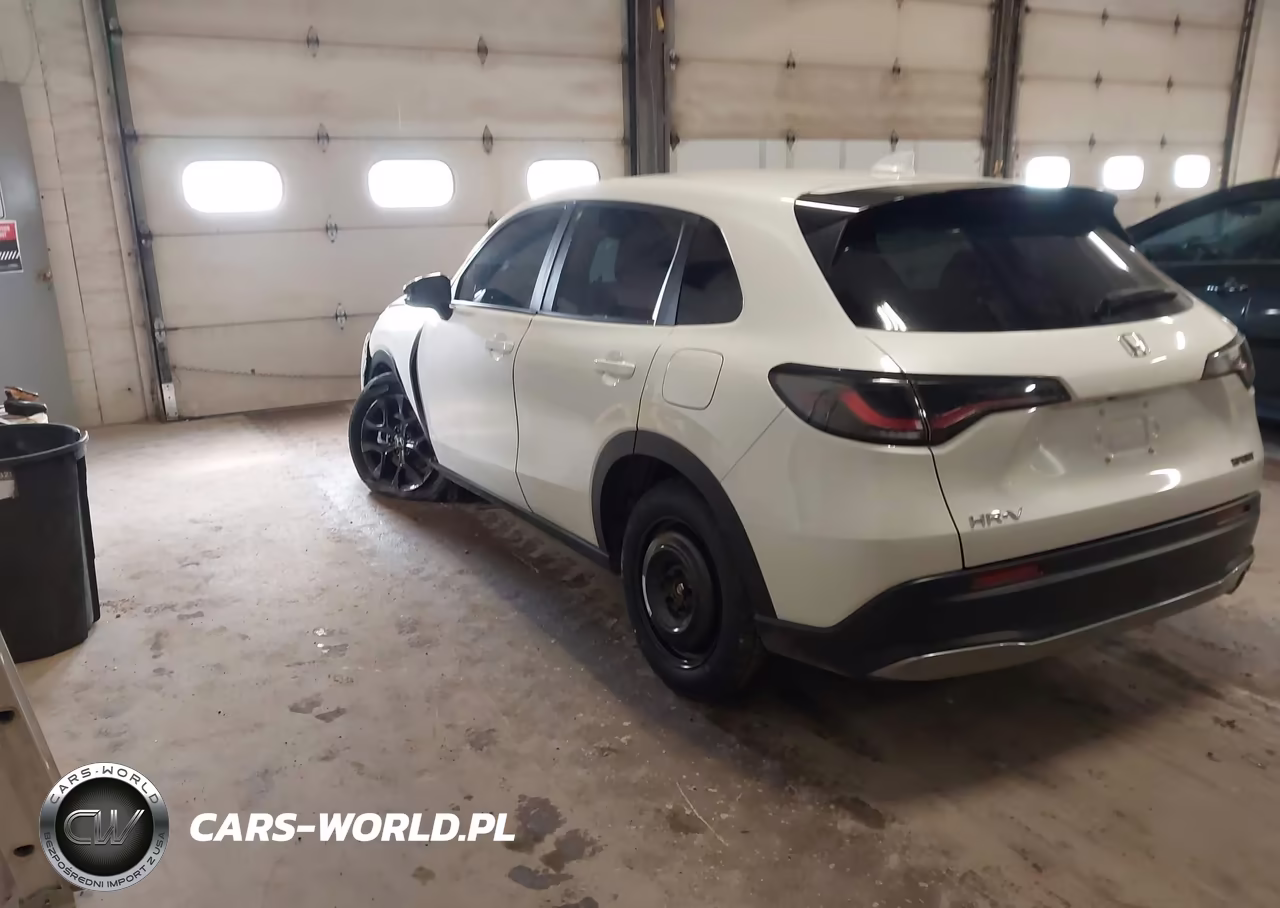 2025 Honda Hr-V Sport VIN:3CZRZ2H56SM794389 - 3