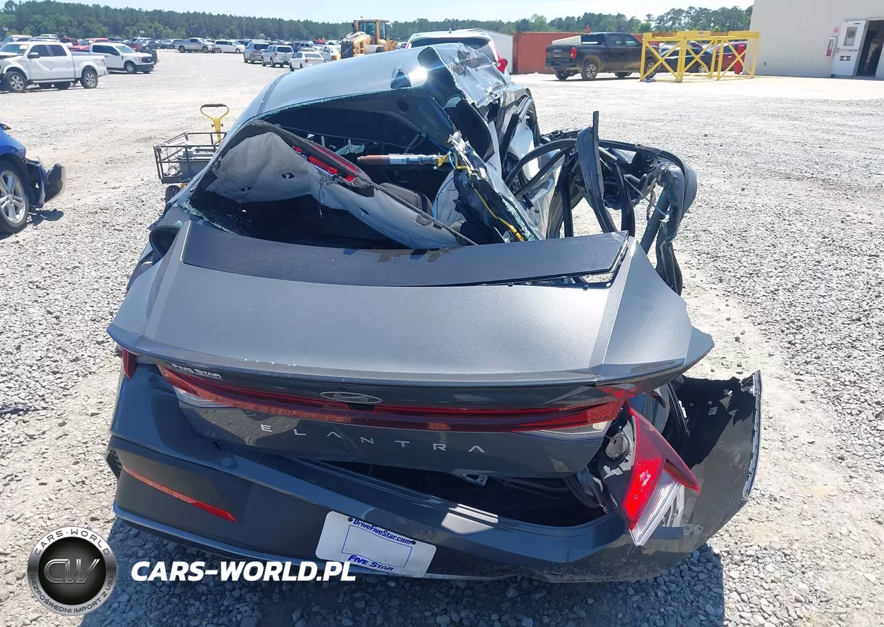 2026 Hyundai Elantra Sel Sport VIN:KMHLM4DG1TU188973 - 17