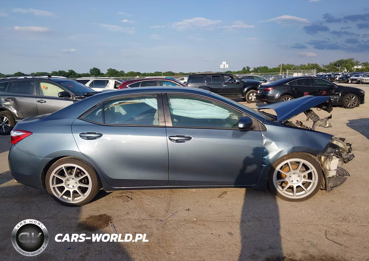 2015 Toyota Corolla Le VIN:5YFBURHE8FP336687 - 13