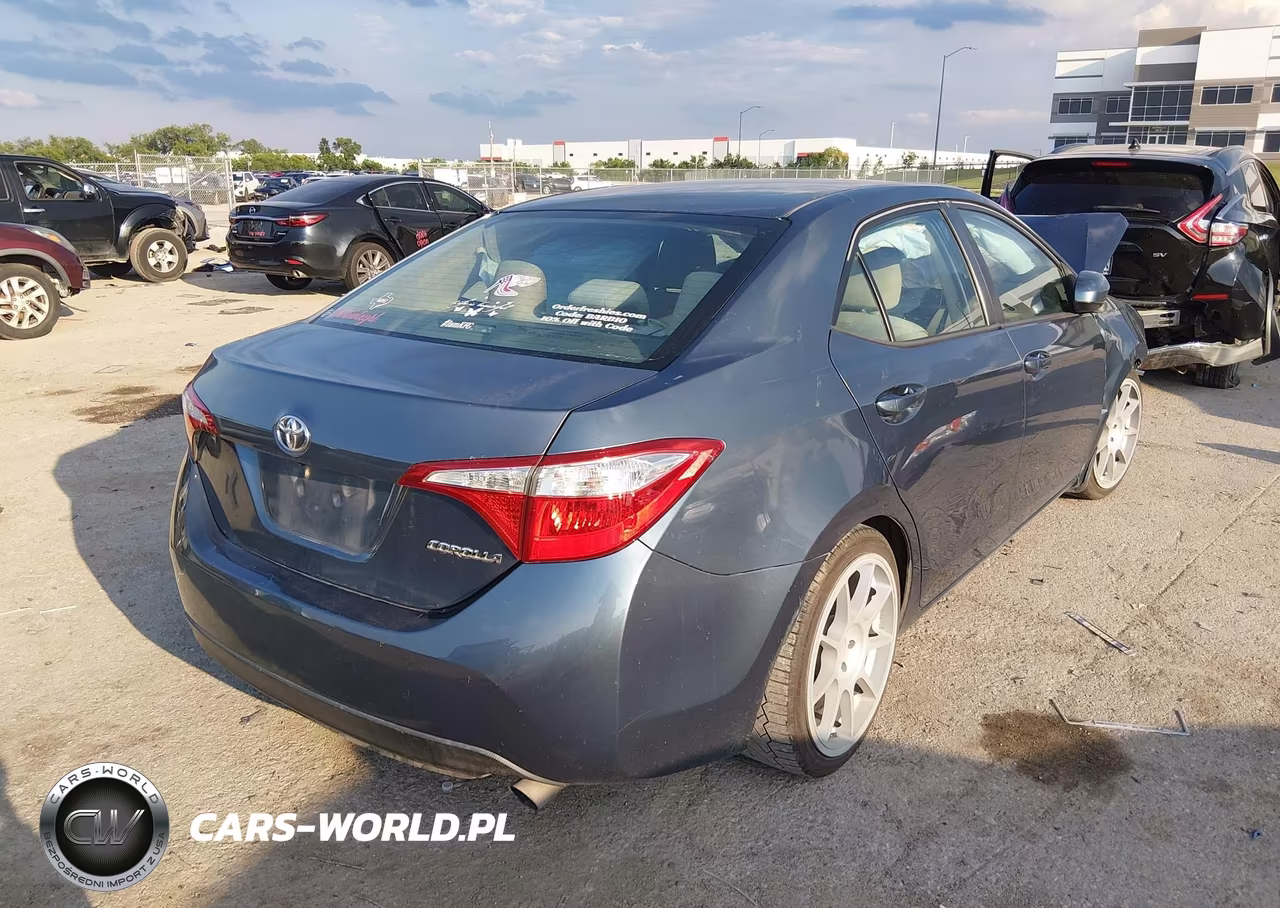 2015 Toyota Corolla Le VIN:5YFBURHE8FP336687 - 4