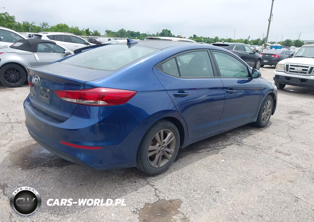 2018 Hyundai Elantra Sel VIN:5NPD84LF7JH290453 - 4