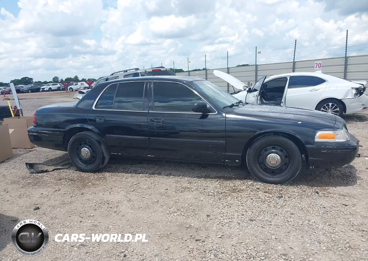 2009 Ford Crown Victoria VIN:2FAHP71V09X124825 - 13