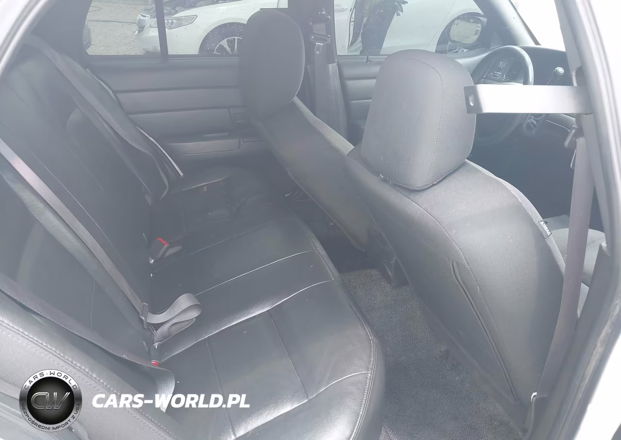 2009 Ford Crown Victoria VIN:2FAHP71V09X124825 - 8