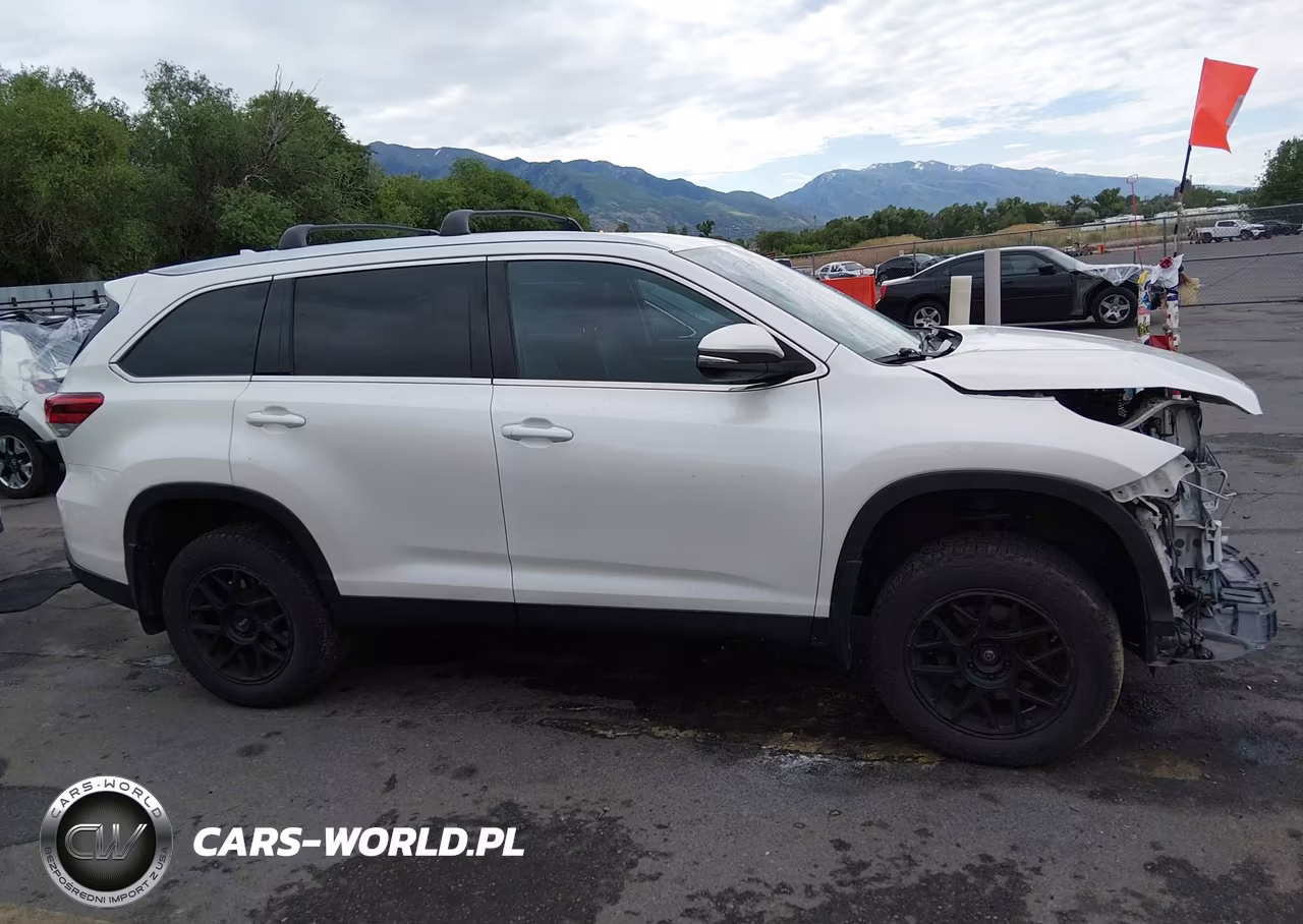 2019 Toyota Highlander Xle VIN:5TDJZRFH8KS591173 - 14