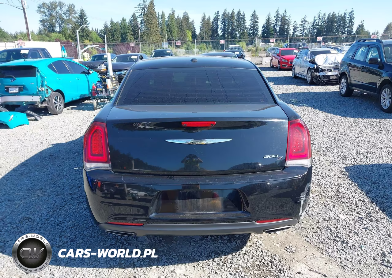 2016 Chrysler 300 S VIN:2C3CCABG3GH269141 - 17