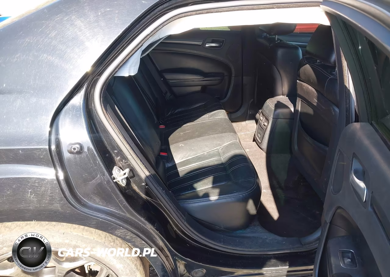 2016 Chrysler 300 S VIN:2C3CCABG3GH269141 - 19