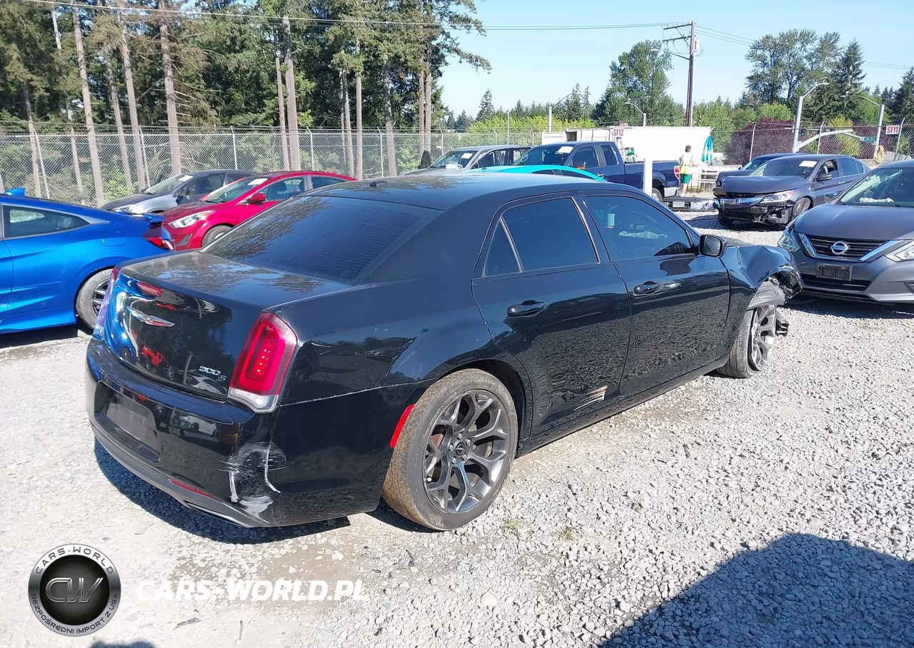 2016 Chrysler 300 S VIN:2C3CCABG3GH269141 - 4